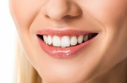 Does It Hurt to Enhance Your Smile Cosmetically?